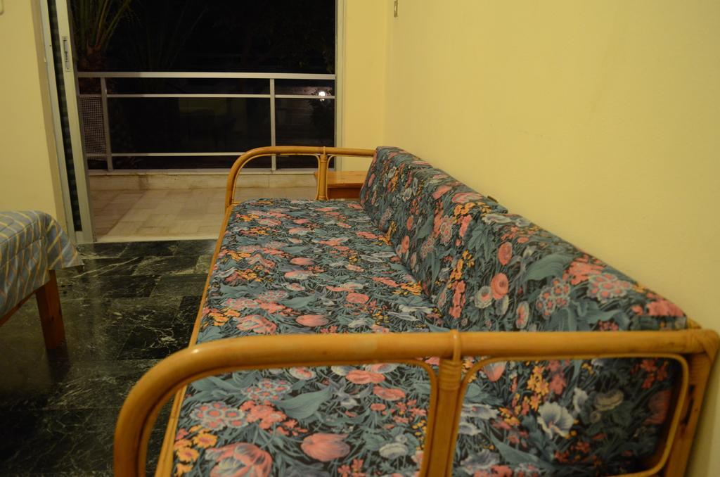 Kineta Apartments Kültér fotó